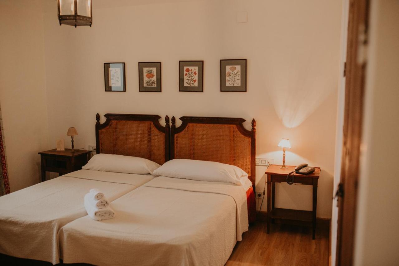 Hotel Posada De Valdezufre Aracena Kültér fotó